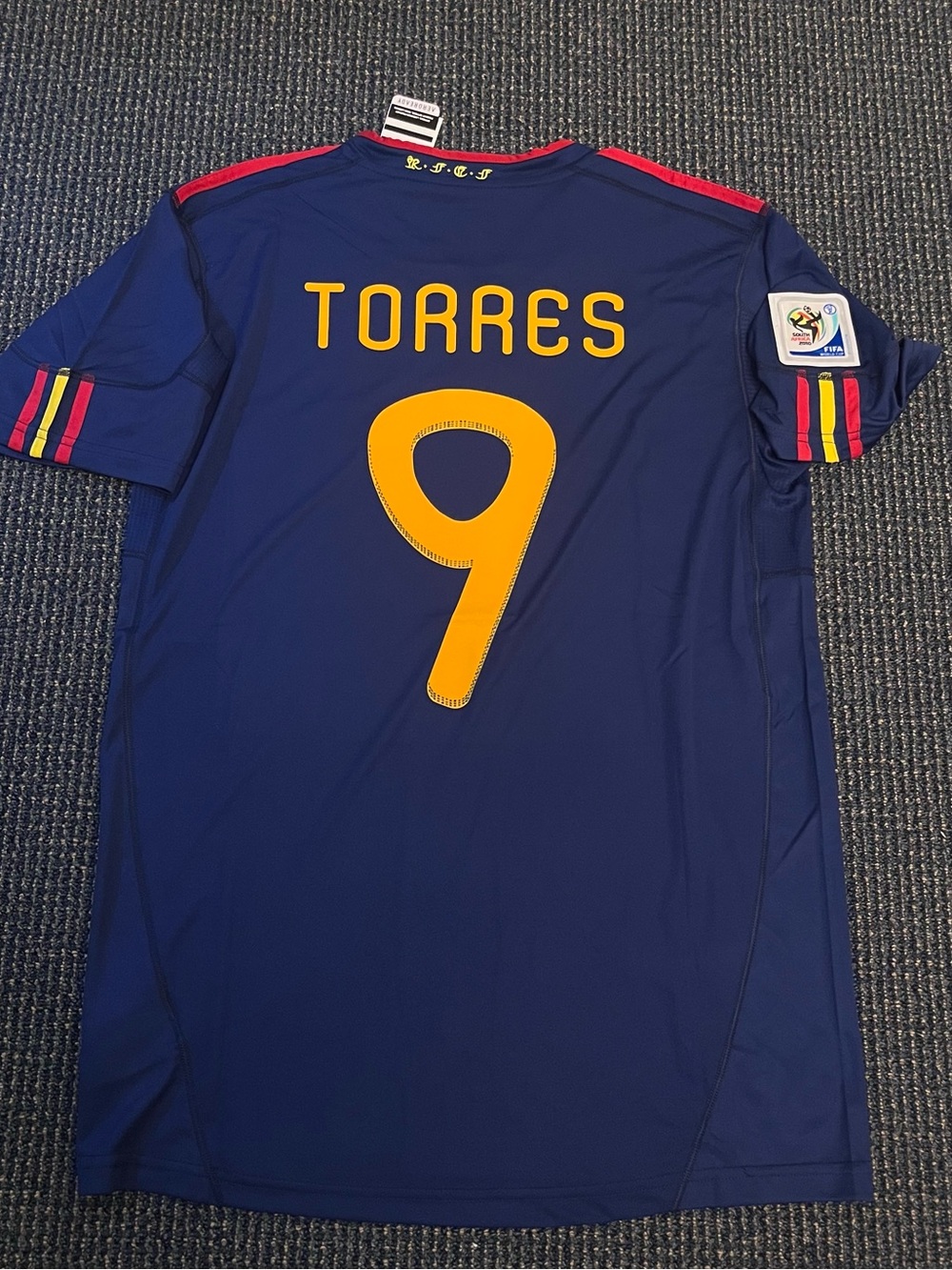 TORRES 9 SPAIN 2010 WORLD CUP AWAY JERSEY ( L)